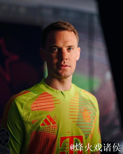 这才是主业，诺伊尔对阵美因茨的比赛中亲自投掷